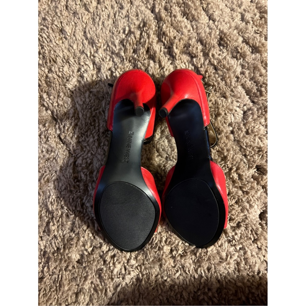 Heels - Picture 5 of 9